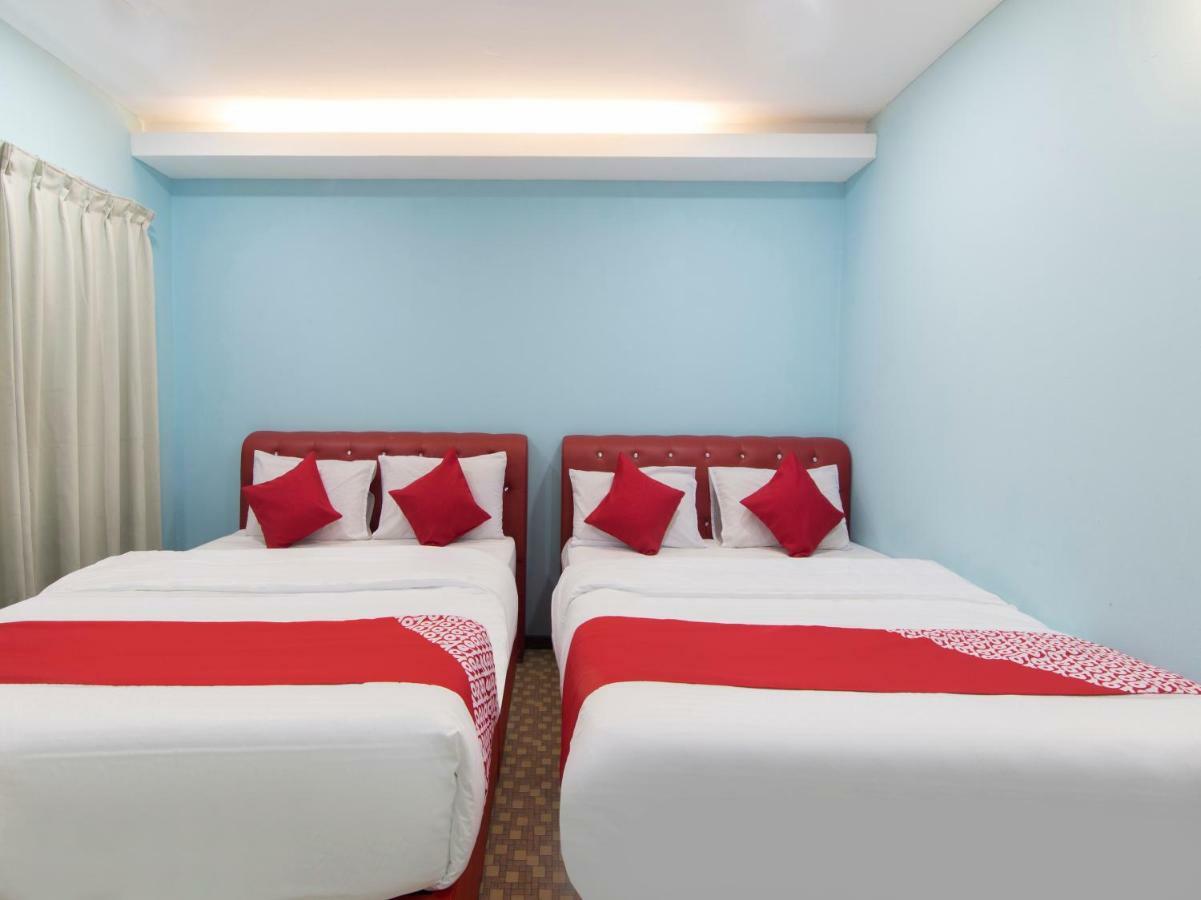 Oyo 1136 Pd Star Hotel 波德申 外观 照片