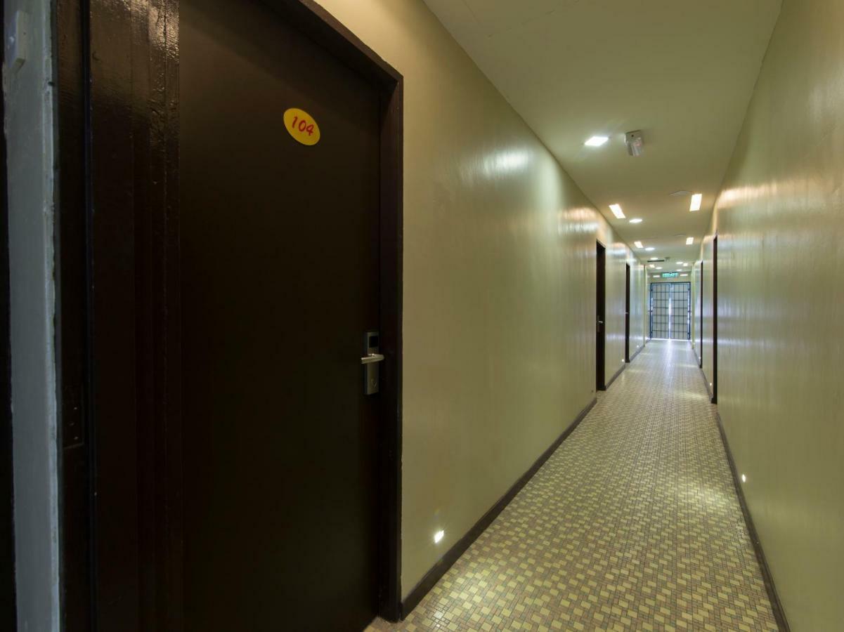 Oyo 1136 Pd Star Hotel 波德申 外观 照片
