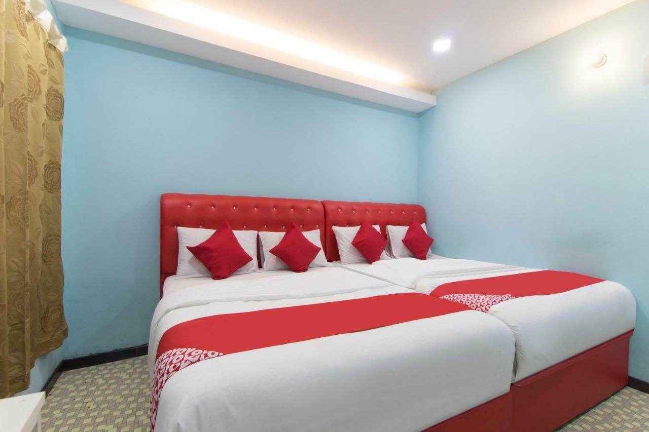 Oyo 1136 Pd Star Hotel 波德申 外观 照片
