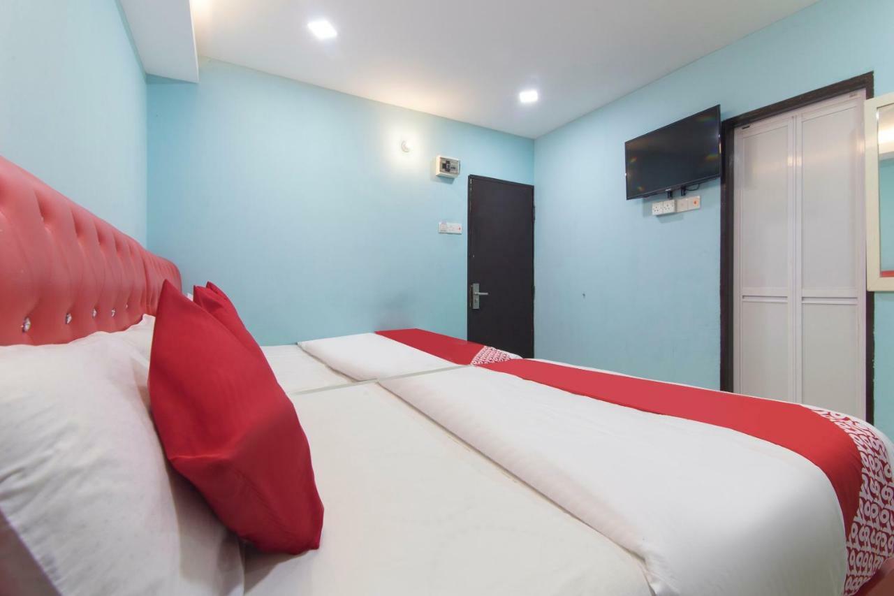 Oyo 1136 Pd Star Hotel 波德申 外观 照片