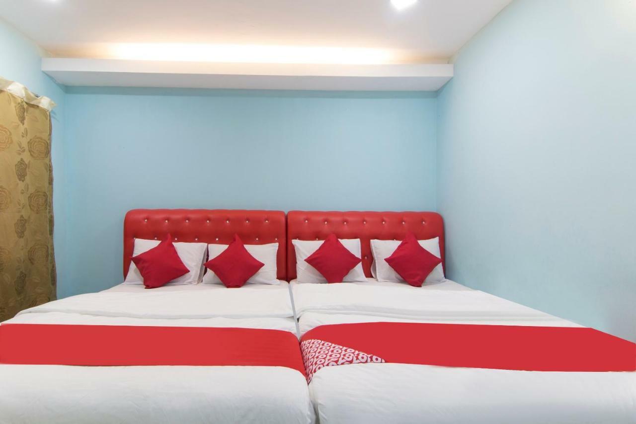 Oyo 1136 Pd Star Hotel 波德申 外观 照片