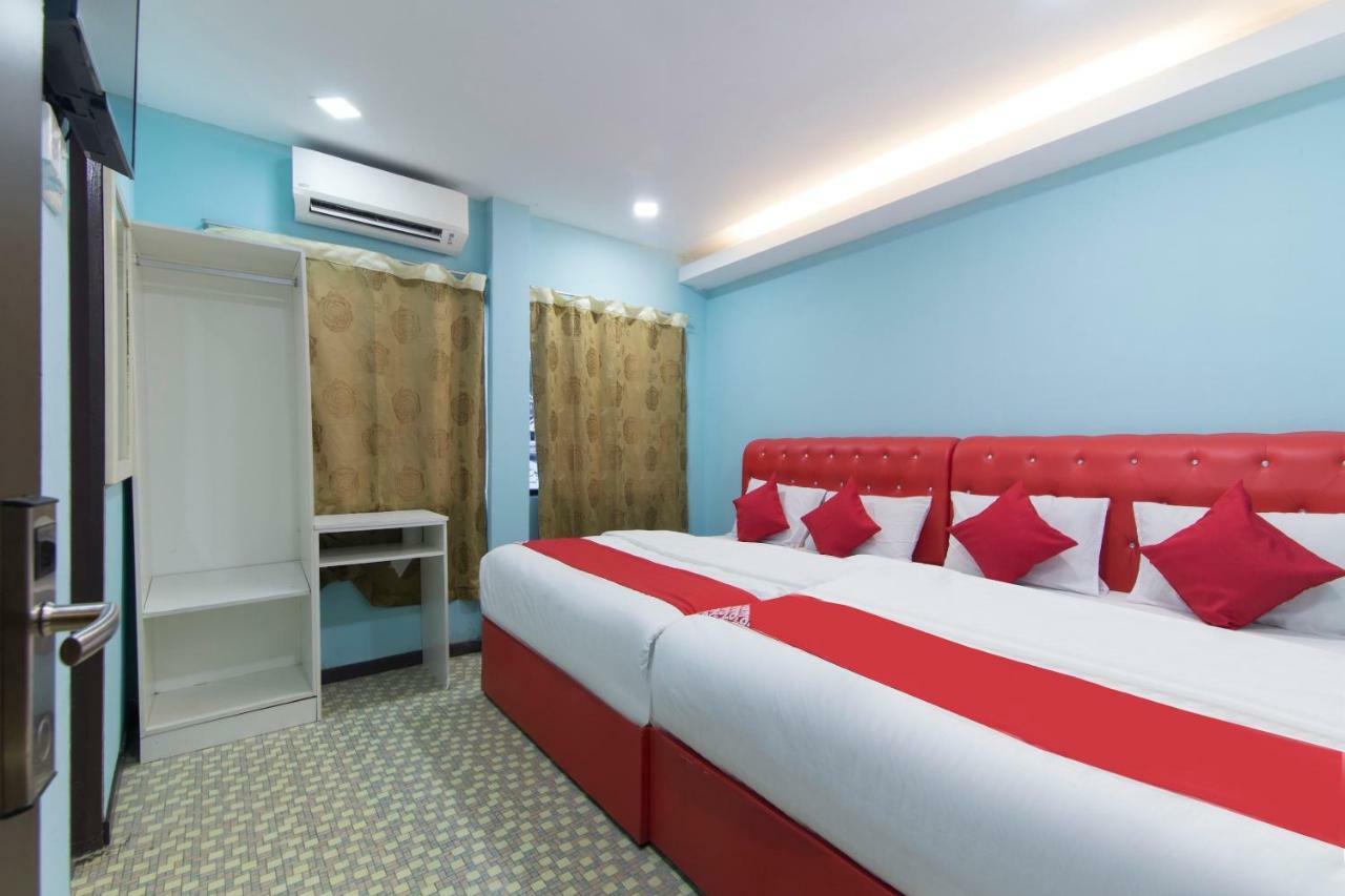 Oyo 1136 Pd Star Hotel 波德申 外观 照片