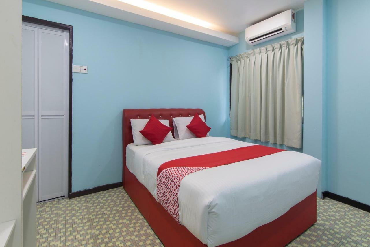 Oyo 1136 Pd Star Hotel 波德申 外观 照片