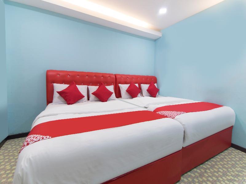 Oyo 1136 Pd Star Hotel 波德申 外观 照片