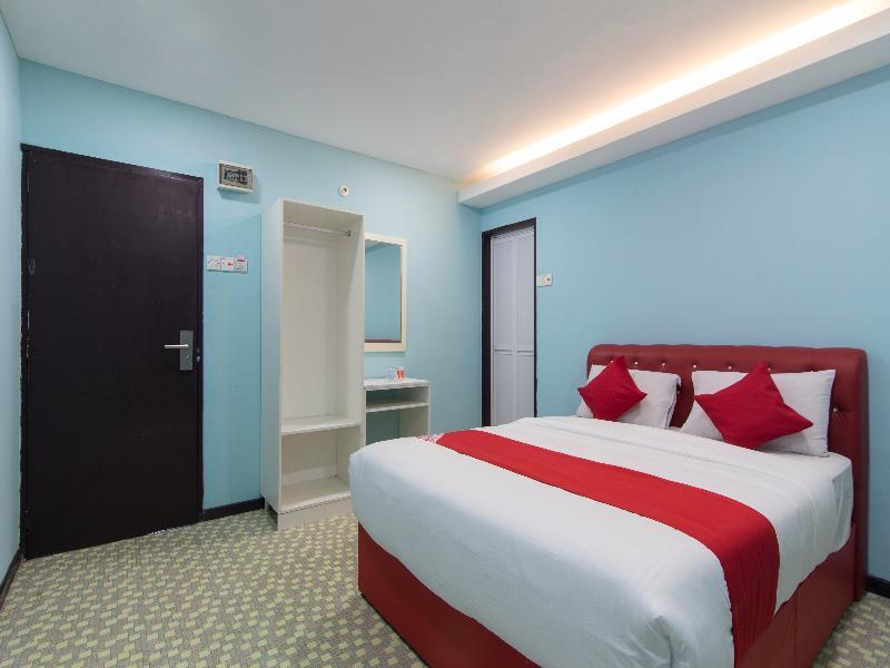 Oyo 1136 Pd Star Hotel 波德申 外观 照片
